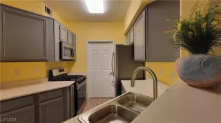 Photo #4: 2616197 Listing