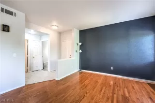 Photo #4: 2616281 Listing