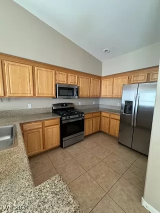 Photo #4: 2616301 Listing 