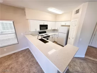 Photo #4: 2616309 Listing 
