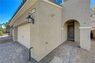 Photo #3: 2616310 Listing