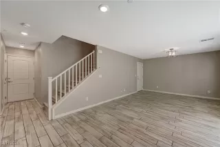 Photo #5: 2616310 Listing