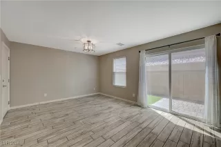 Photo #6: 2616310 Listing