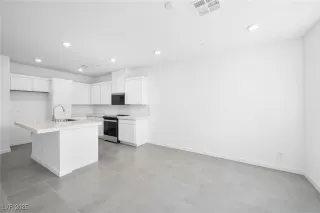 Photo #4: 2616380 Listing 