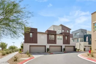 Photo #2: 2616449 Listing