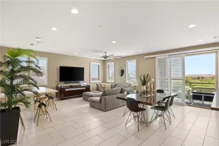 Photo #6: 2616449 Listing