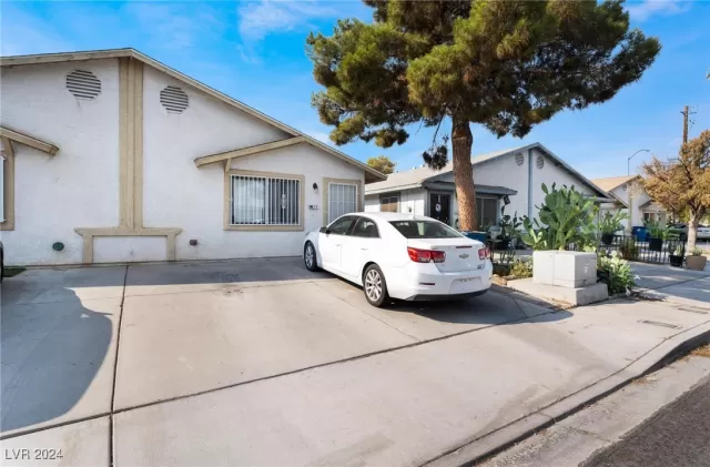 MLS: 2616545 Condo For Sale