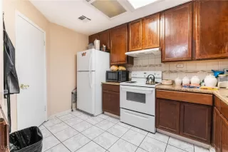 Photo #5: 2616545 Listing