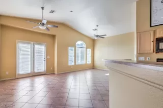 Photo #4: 2616578 Listing