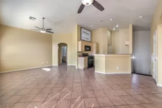 Photo #5: 2616578 Listing