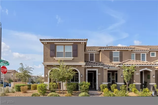 MLS: 2616588 Condo For Sale