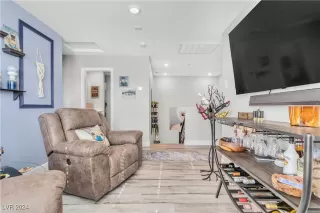 Photo #6: 2616588 Listing