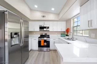 Photo #1: 2616590 Listing