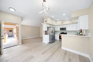 Photo #3: 2616590 Listing