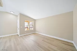 Photo #6: 2616590 Listing