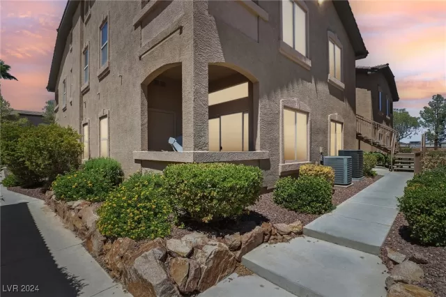 MLS: 2616617 Condo For Sale