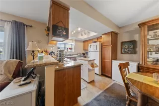 Photo #6: 2616628 Listing