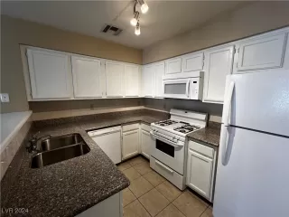 Photo #6: 2616673 Listing 