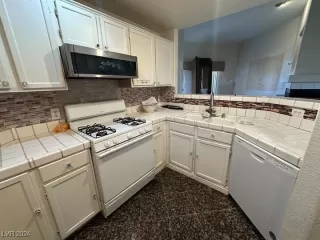 Photo #4: 2616679 Listing 