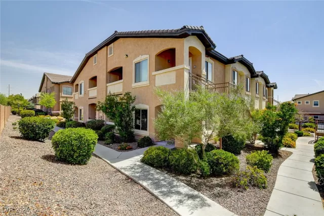 MLS: 2616720 Condo For Sale