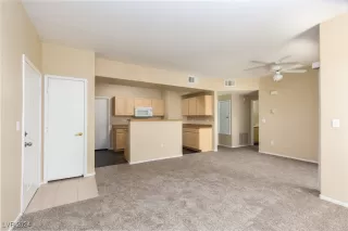 Photo #4: 2616794 Listing