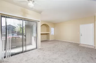 Photo #5: 2616794 Listing