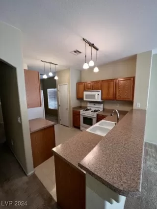 Photo #4: 2616847 Listing 