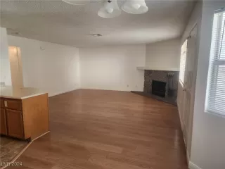 Photo #3: 2616879 Listing