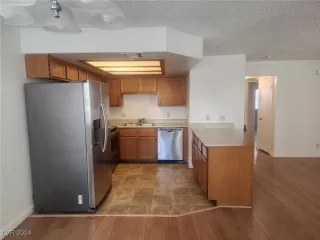 Photo #6: 2616879 Listing