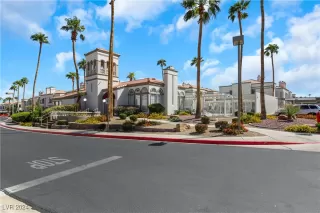 Photo #2: 2616955 Listing