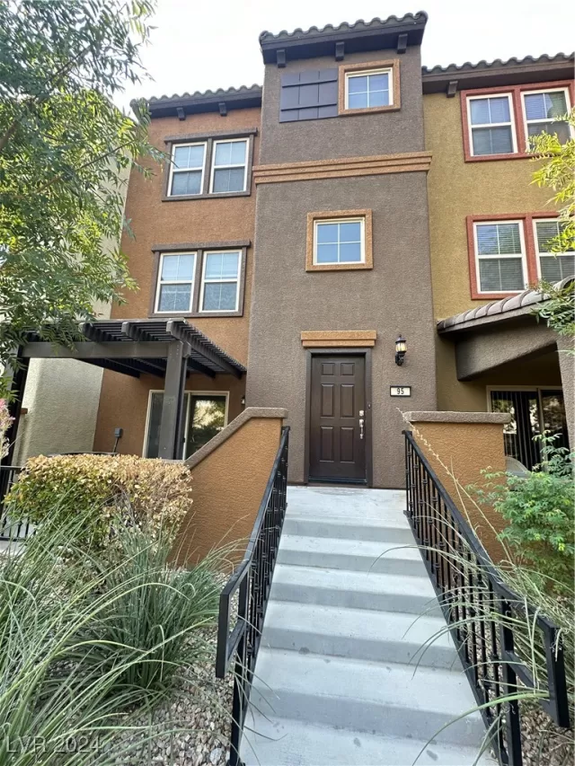 MLS: 2616956 Condo For Sale