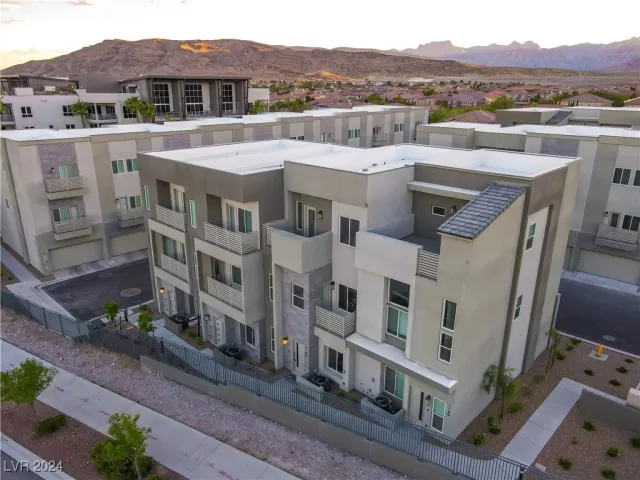 MLS: 2616972 Condo For Sale