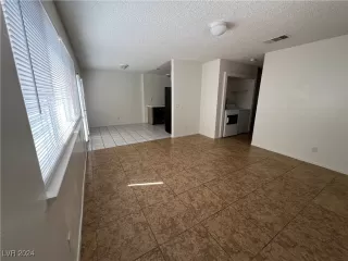 Photo #5: 2616991 Listing