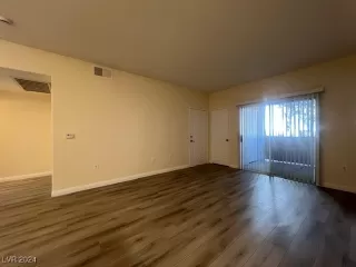 Photo #3: 2617041 Listing 