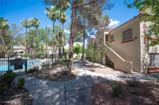 Photo #1: 2617054 Listing 