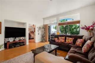 Photo #3: 2617126 Listing