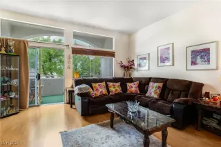 Photo #4: 2617126 Listing