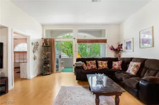 Photo #6: 2617126 Listing