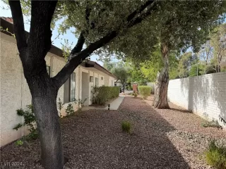 Photo #1: 2617140 Listing 