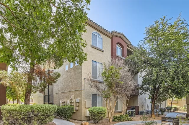 MLS: 2617200 Condo For Sale