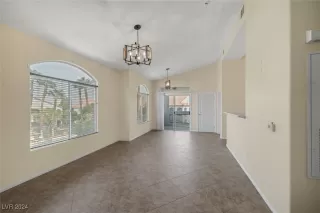 Photo #4: 2617215 Listing