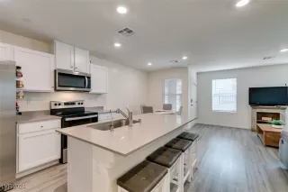 Photo #4: 2617288 Listing