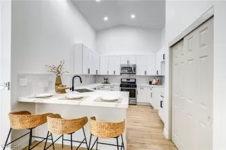 Photo #1: 2617328 Listing 