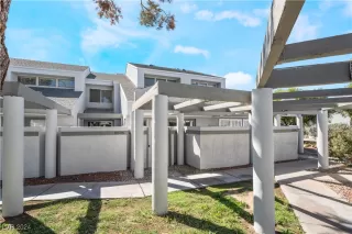 Photo #3: 2617335 Listing