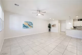 Photo #5: 2617359 Listing