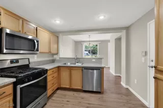 Photo #5: 2617383 Listing