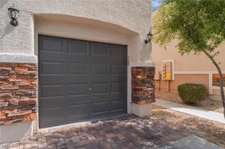 Photo #2: 2617405 Listing