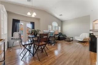 Photo #4: 2617405 Listing