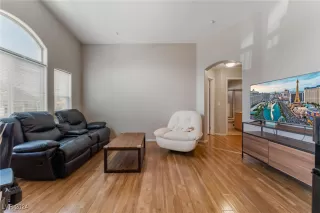 Photo #6: 2617405 Listing