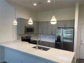 Photo #3: 2617460 Listing 